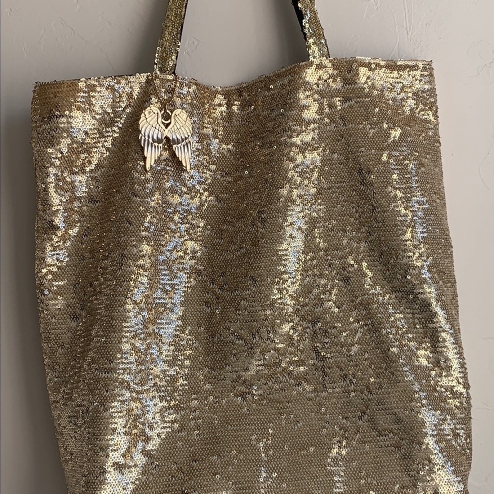 Champagne Victoria’s Secret Bag ✨💛